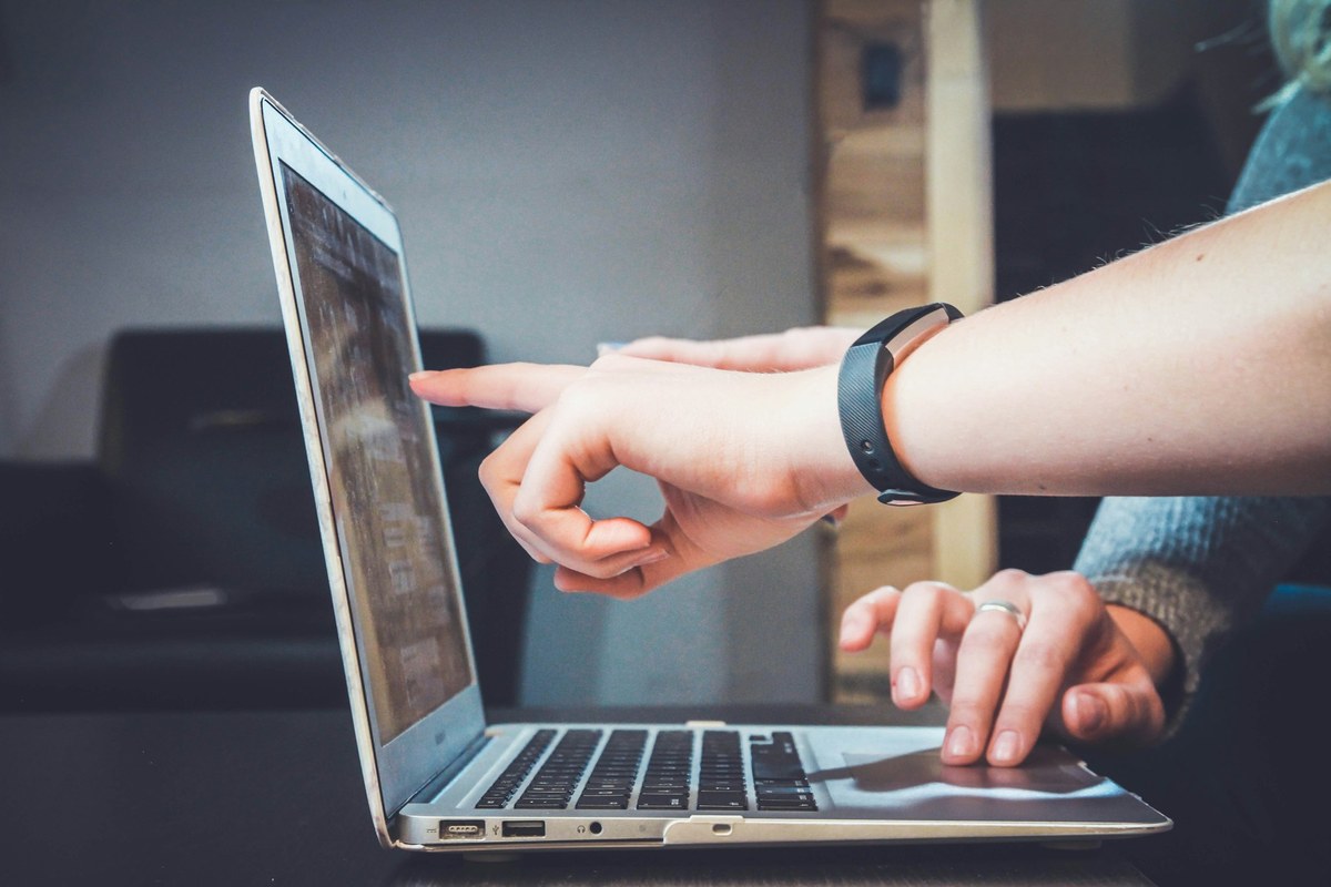 How to Translate Customer Reviews for International Markets (Keep It Authentic) — Online Translation Tips (en-GH)